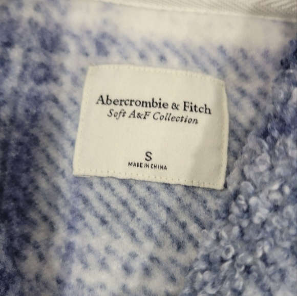 Abercrombie and Fitch A&F Blue Plaid Soft Sherpa Shacket Jacket Coat Size S - Picture 8 of 9